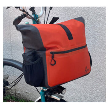 Ryos WP 15.0 Pureed Pumpkin messenger bag mounted on a Brompton front carrier