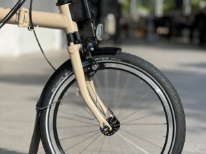 The steel front fork of the Brompton C Line.